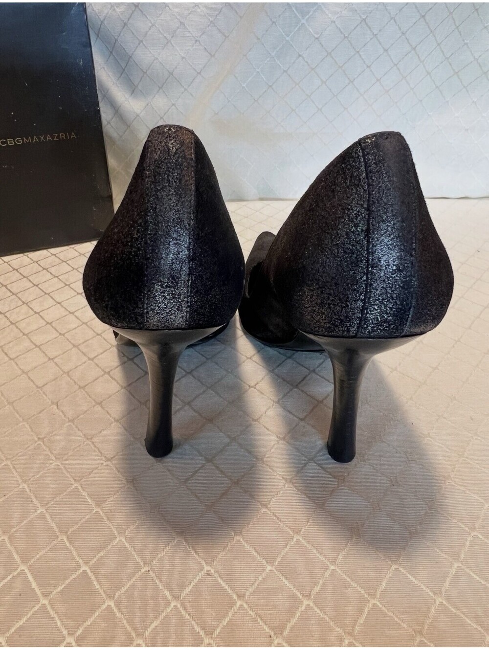 BCBG MAXAZRIA: Platinum Burma Suede Pointed Heel size 7.5M - Picture 5 of 9